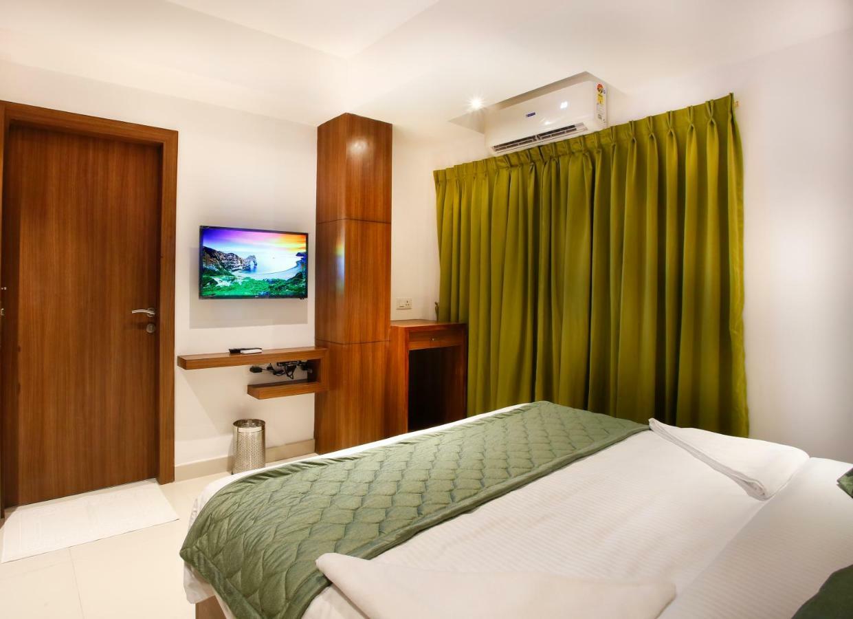 Hotel Navarathna Alwaye Room photo